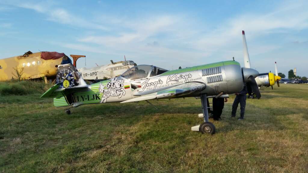AEROMANIA 10 ANI... sau zbor undeva dincolo de nori