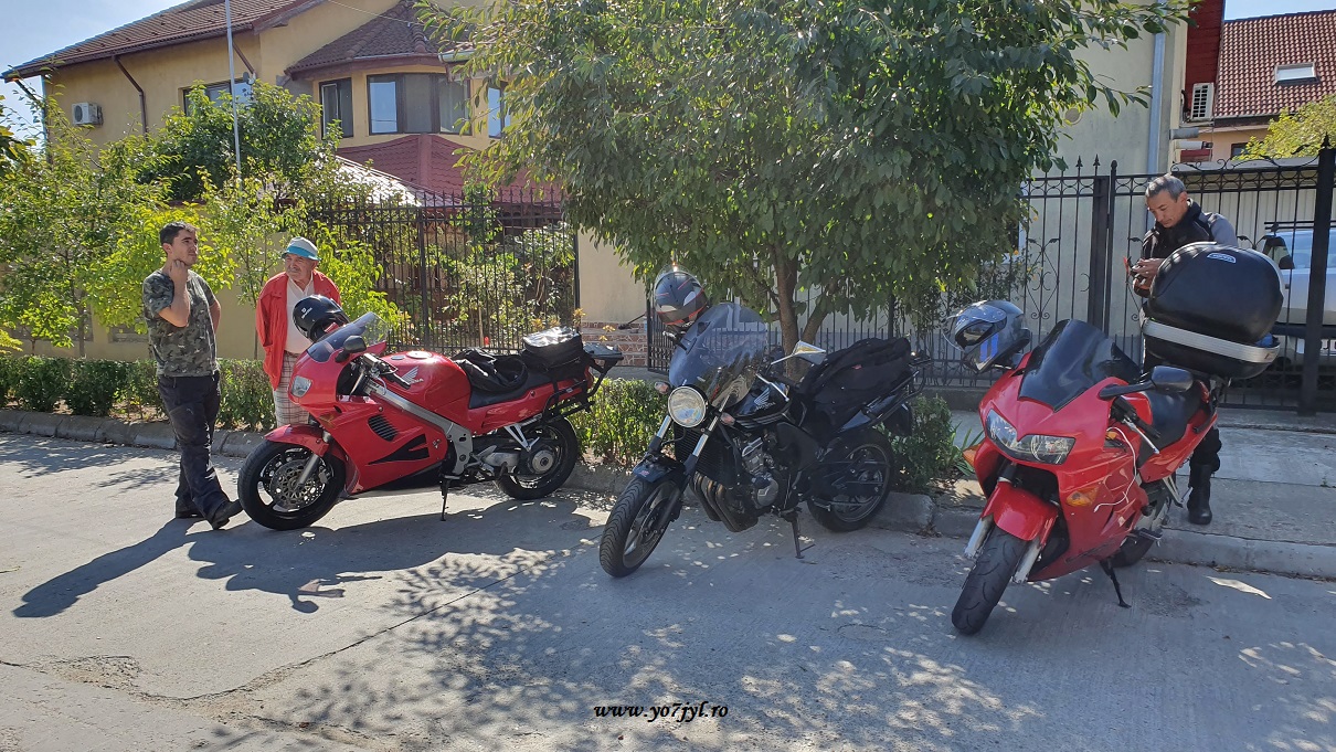 Aventura celor trei mușchetari radioamatori pe drumurile Băniei
