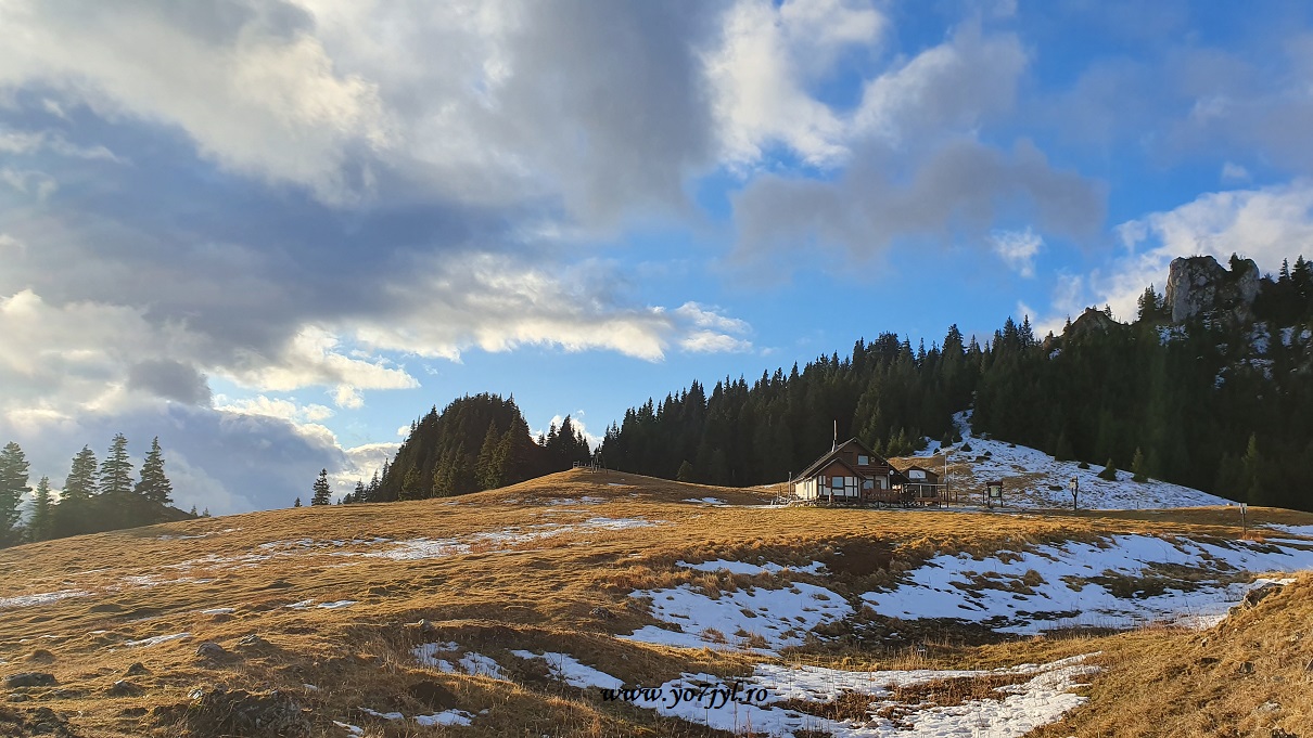 În prag de Crăciun la Cabana Piatra Mare