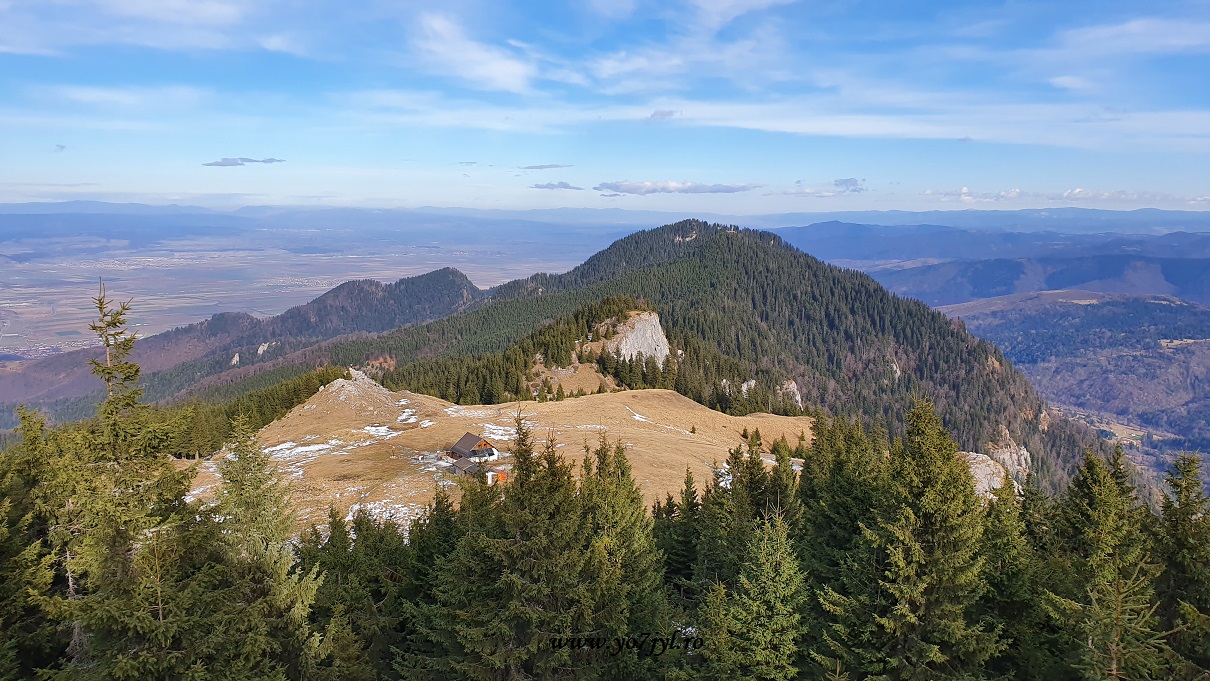 In prag de Craciun la Cabana Piatra Mare