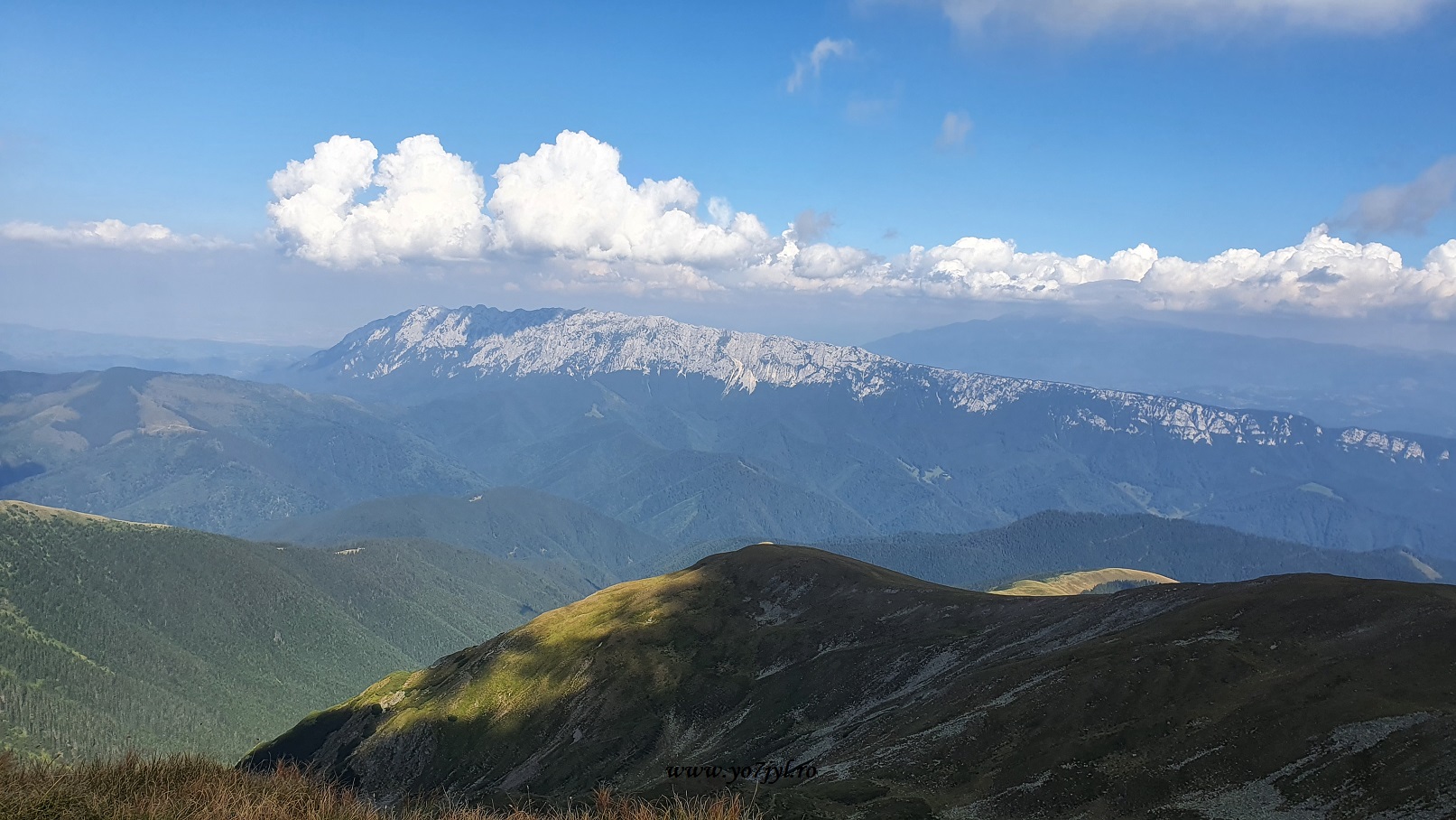 Drumeție în Masivul Iezer-Păpușa