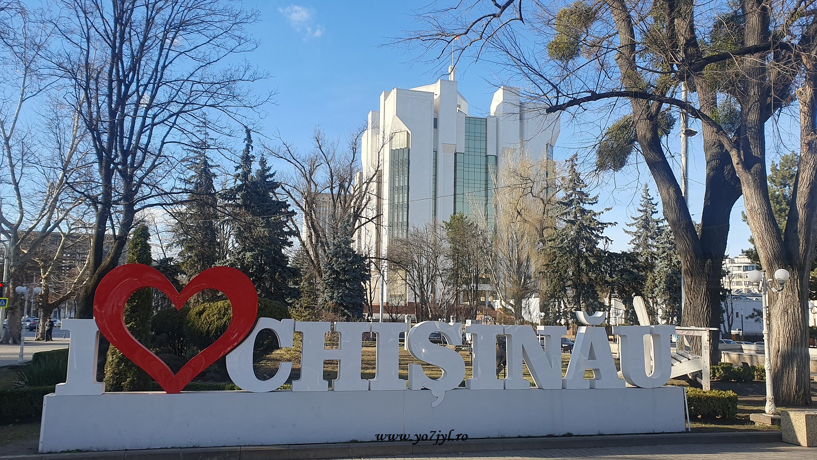 Prin Moldova din stânga Prutului
